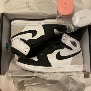 ✨SOLD✨Jordan 1 ‘Bleached Coral’